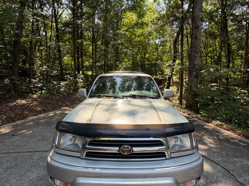 Used 1999 Toyota 4Runner Limited w/ Upgrade Value Pkg 5 AWD/4WD image 4