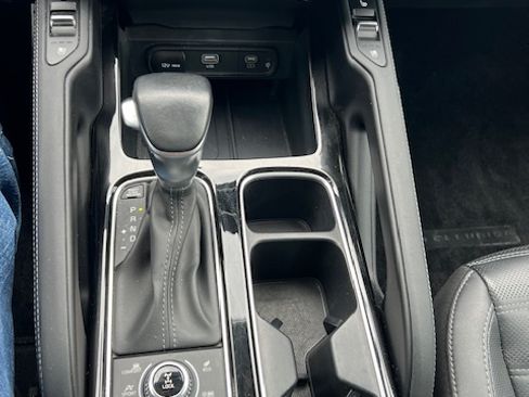 Used 2024 Kia Telluride SX Prestige w/ Towing Package image 21