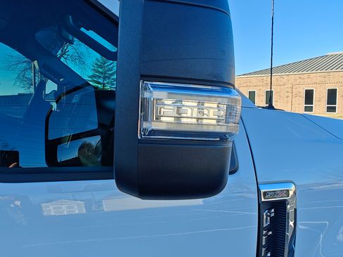 Used 2017 Ford F250 XL w/ STX Appearance Package image 4