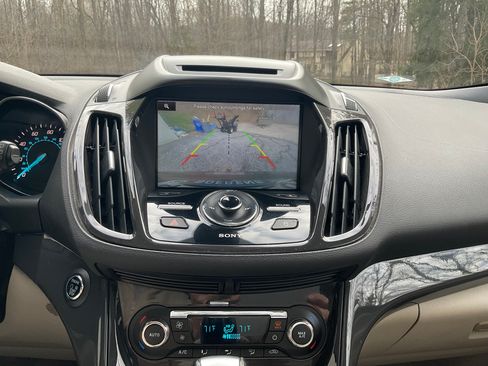 Used 2015 Ford Escape Titanium image 11