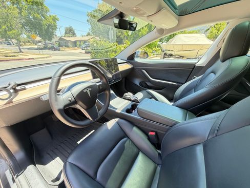 Used 2020 Tesla Model 3 Standard Range Plus RWD image 18