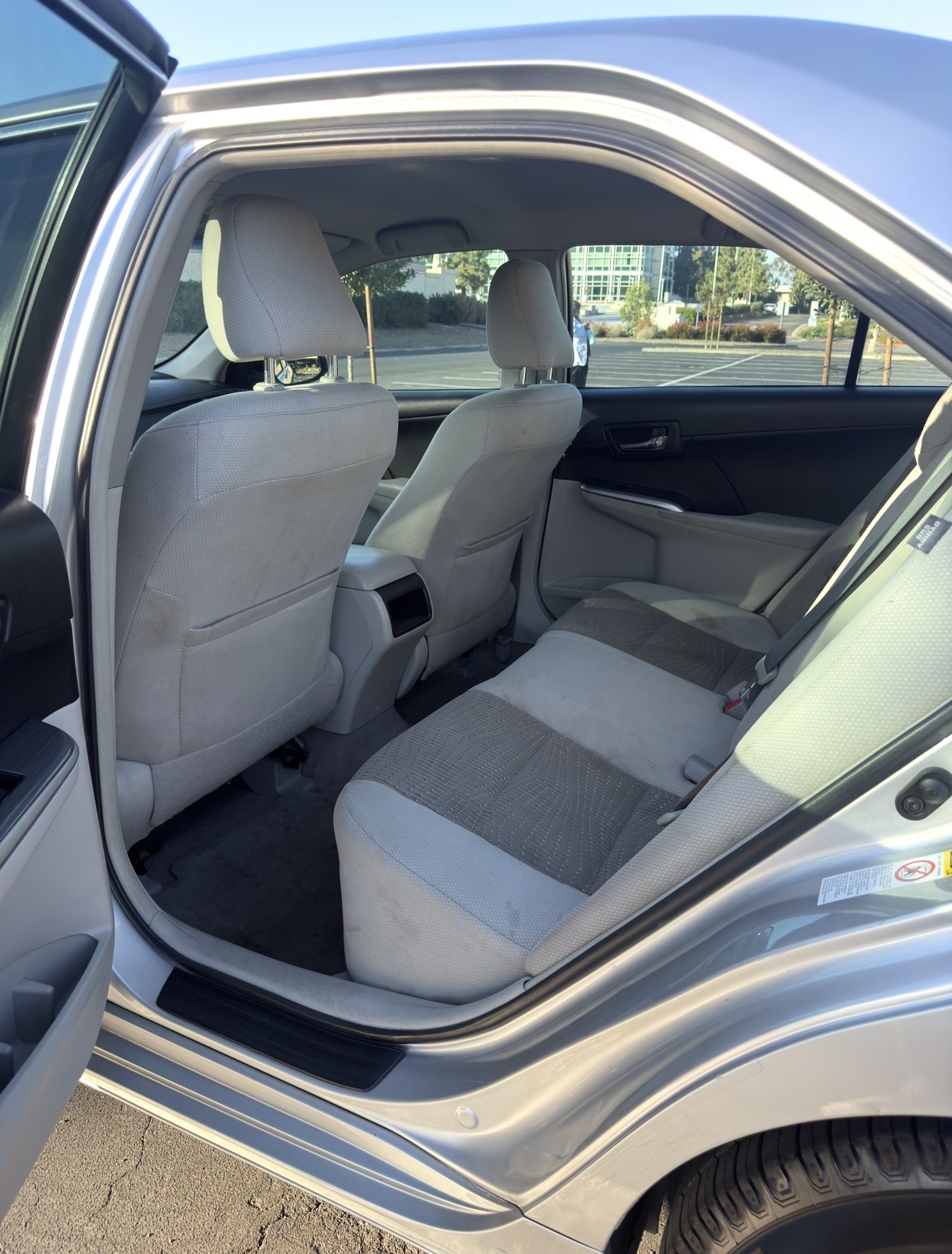 Used 2014 Toyota Camry LE FWD image 12