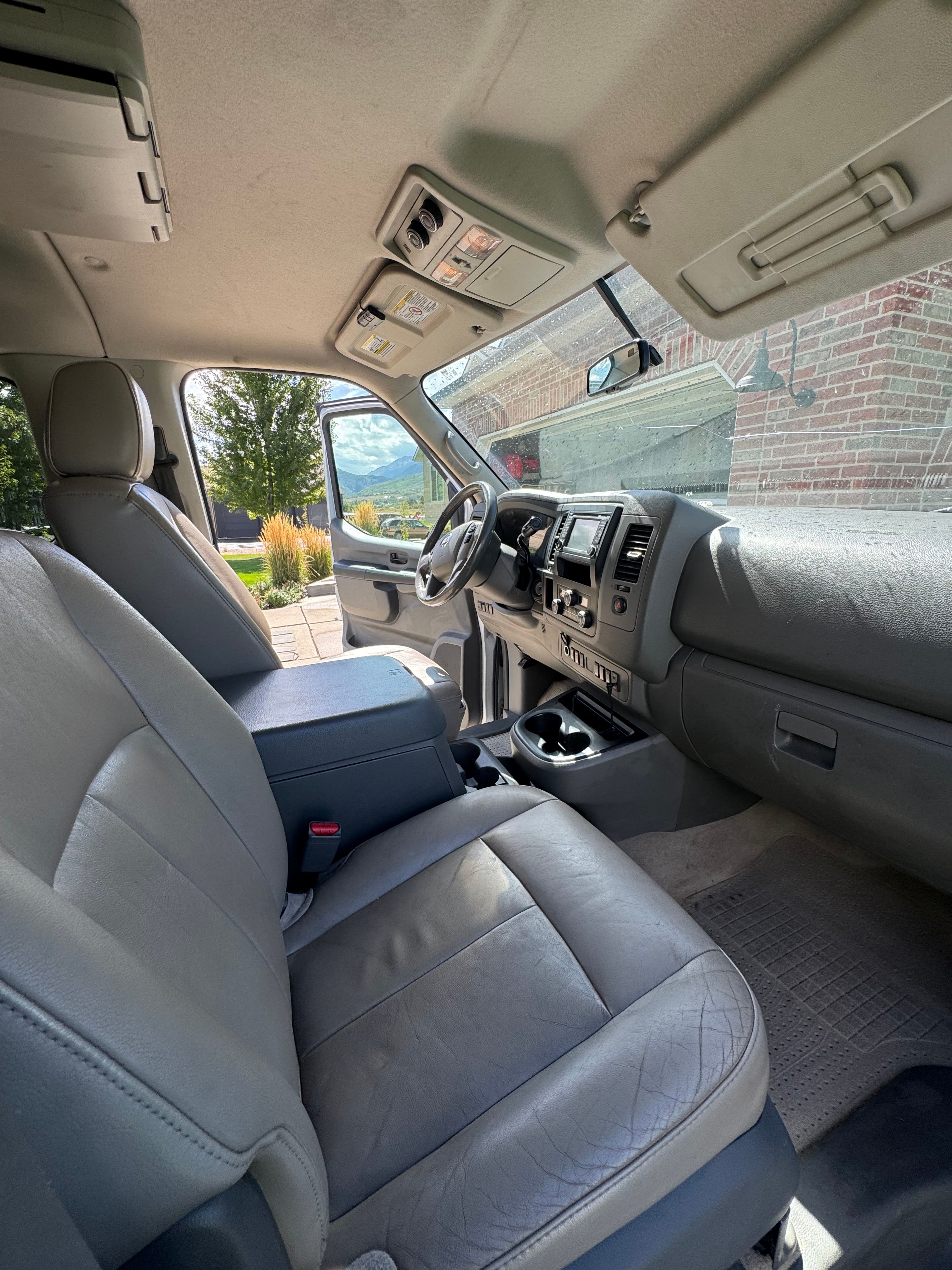 Used 2020 Nissan NV 3500 SL RWD image 16