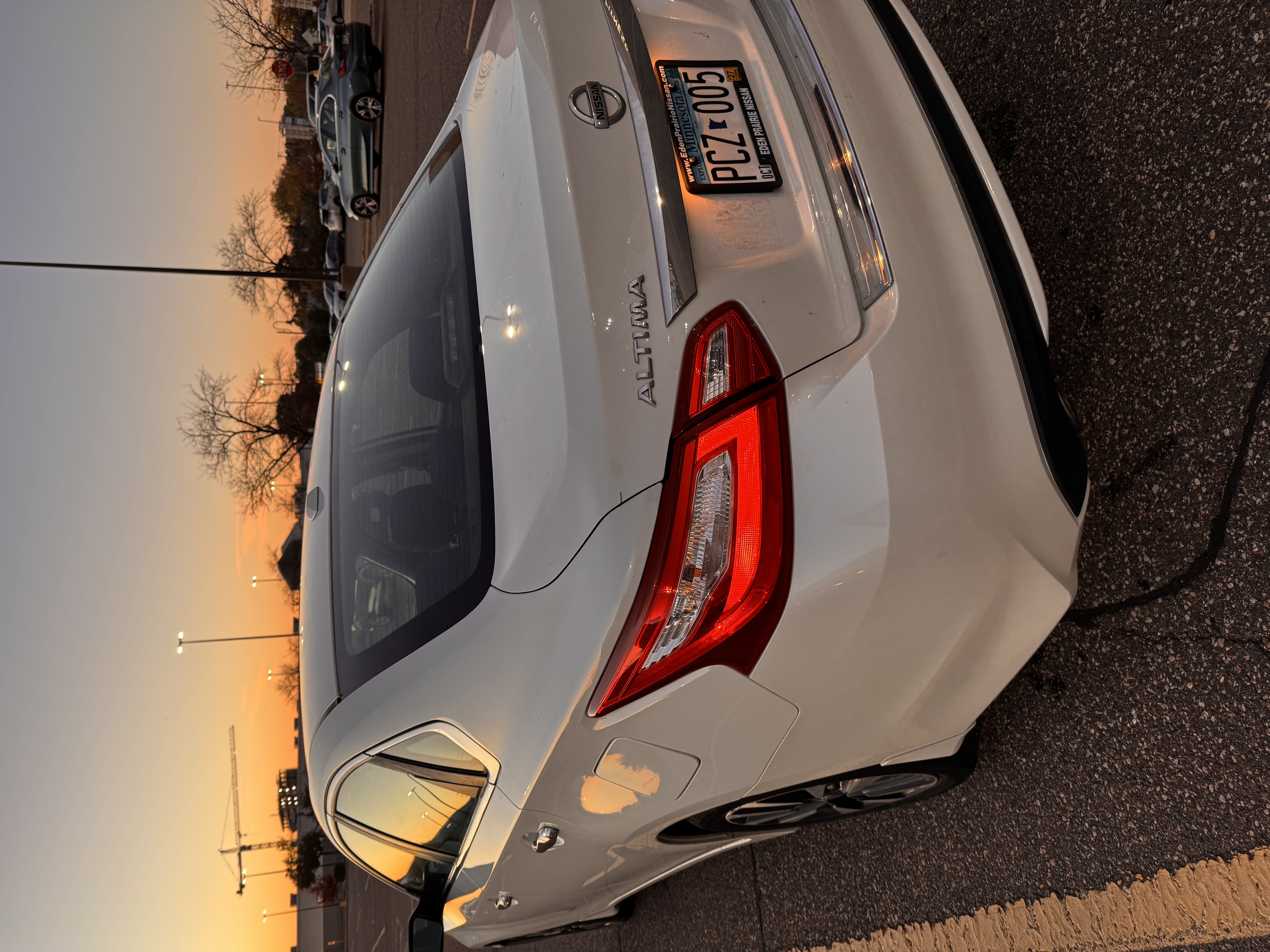 Used 2016 Nissan Altima 2.5 SV FWD image 10