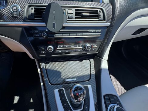 Used 2014 BMW M6 Convertible 2D image 19