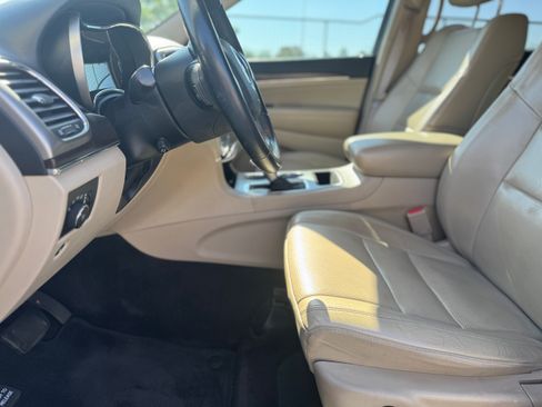 Used 2018 Jeep Grand Cherokee Limited w/ Luxury Group II image 11