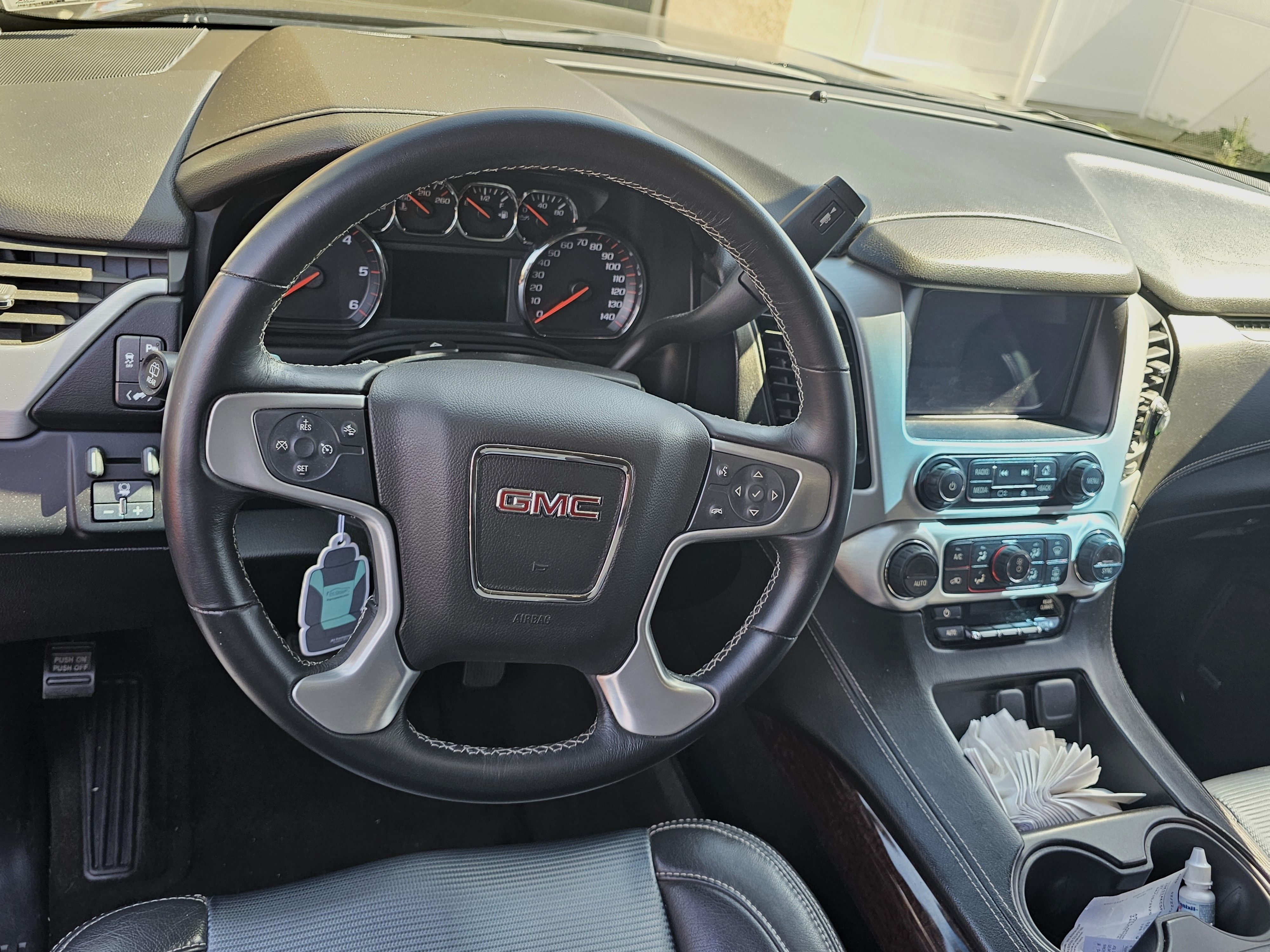 Used 2015 GMC Yukon SLE w/ Convenience Package RWD image 6