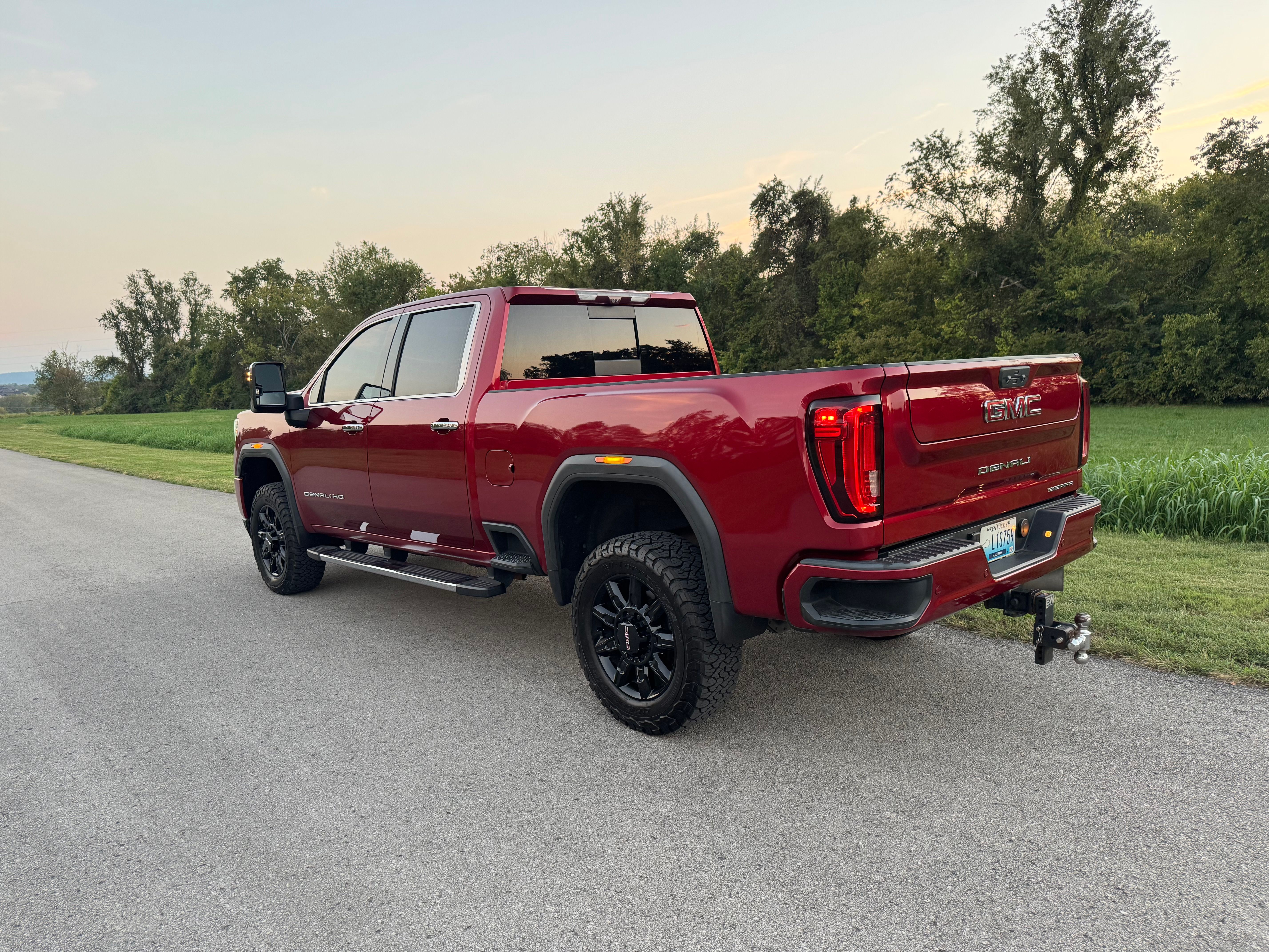 Used 2023 GMC Sierra 2500 Denali w/ Denali Ultimate Package AWD/4WD image 8