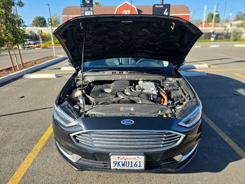Used 2018 Ford Fusion SE w/ Equipment Group 602A FWD image 11