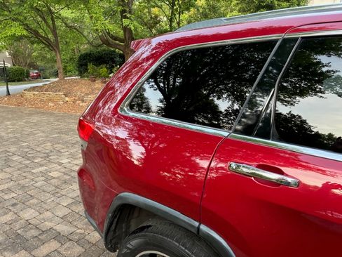 Used 2015 Jeep Grand Cherokee Limited image 9