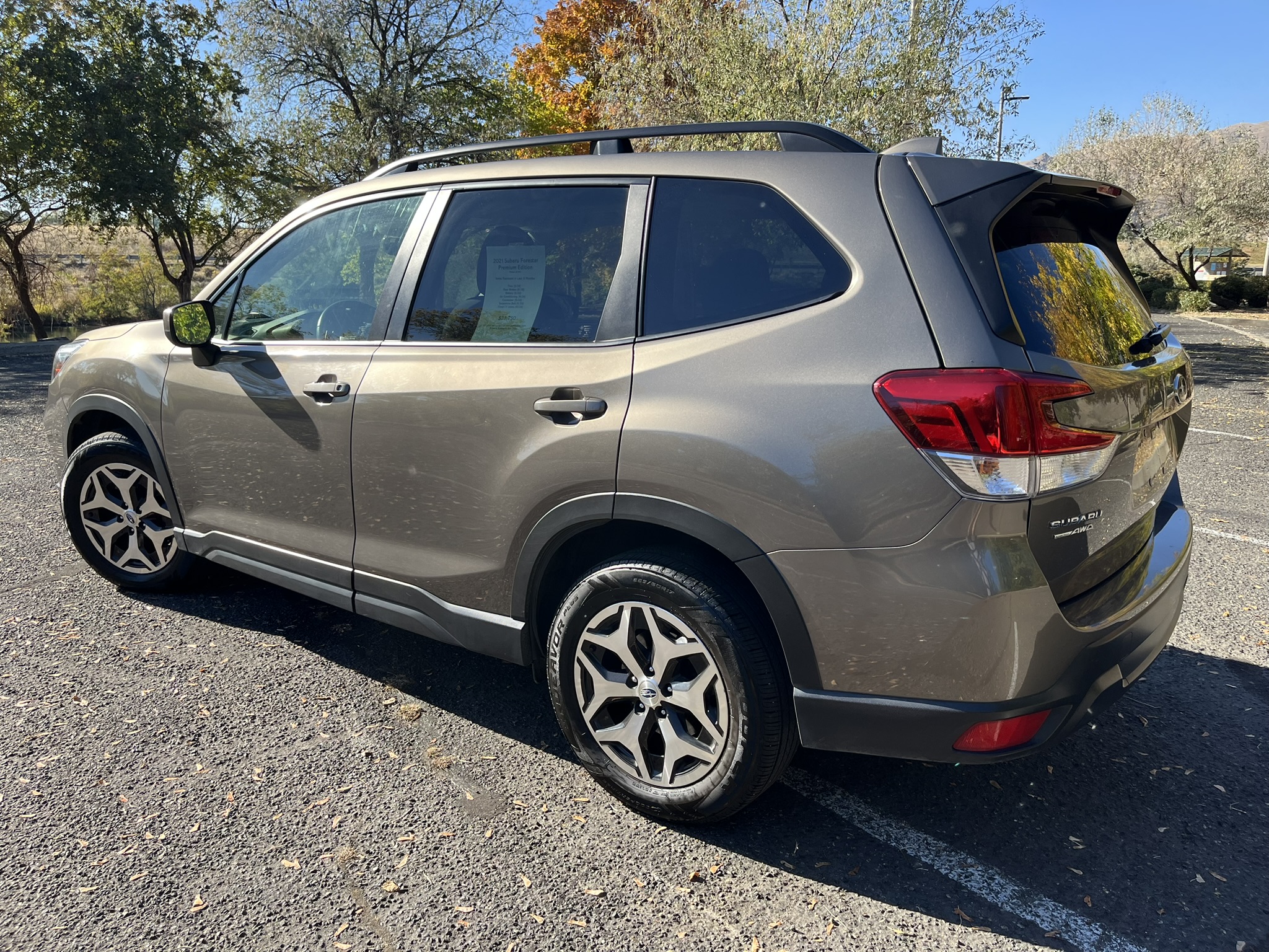 Used 2021 Subaru Forester Premium AWD/4WD image 4