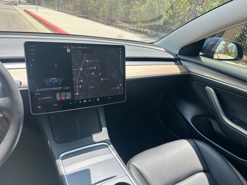 Used 2022 Tesla Model 3 Long Range AWD/4WD image 6