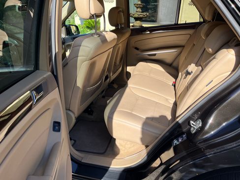 Used 2010 Mercedes-Benz ML 350 2WD image 6