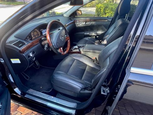 Used 2011 Mercedes-Benz S 550 S 550 4MATIC Sedan 4D image 5