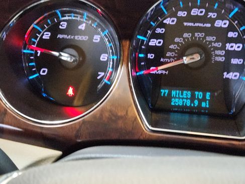 Used 2011 Ford Taurus SEL w/ 201A Rapid Spec Order Code image 21