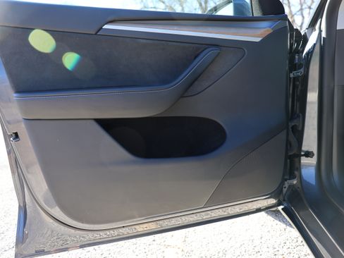 Used 2023 Tesla Model Y Long Range image 23