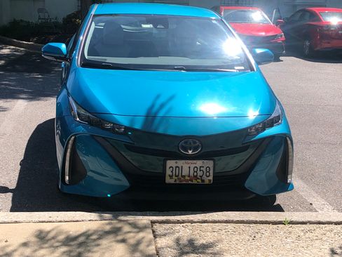 Used 2018 Toyota Prius Prime Premium FWD image 5