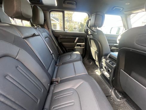 Used 2021 Land Rover Defender 110 X-Dynamic HSE AWD/4WD image 13