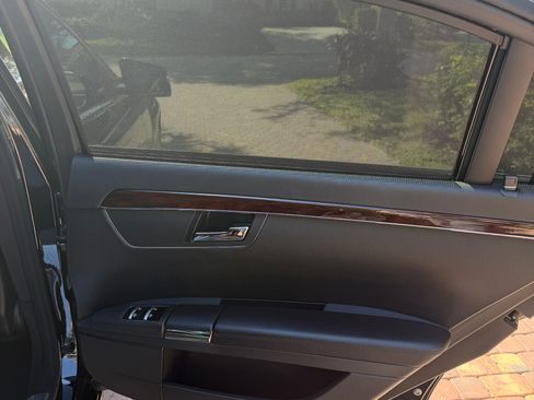 Used 2011 Mercedes-Benz S 550 S 550 4MATIC Sedan 4D image 29