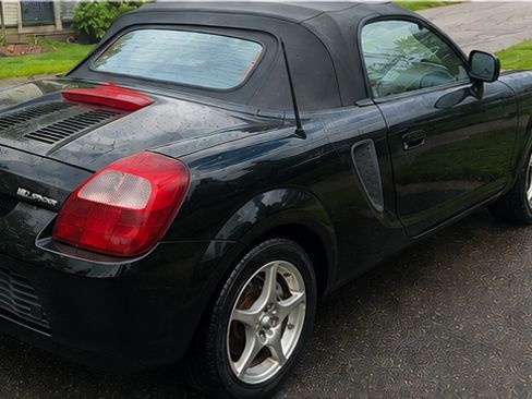 Used 2001 Toyota MR2 RWD image 1