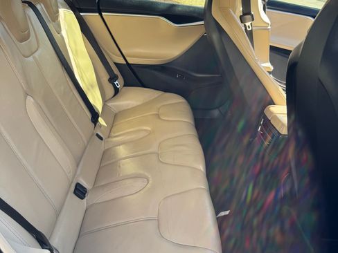 Used 2013 Tesla Model S image 8