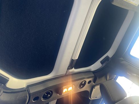 Used 2016 Jeep Wrangler Sahara w/ Connectivity Group image 17