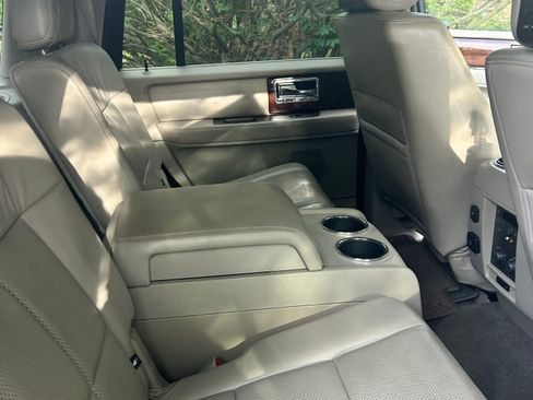 Used 2013 Lincoln Navigator 4WD w/ HD Trailer Tow Pkg image 21