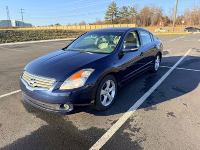 Used 2007 Nissan Altima 3.5 SE w/ Technology Pkg