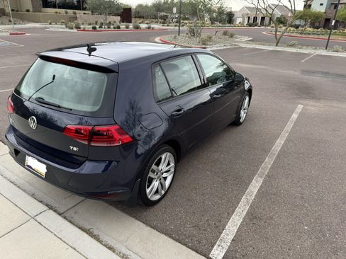 Used 2017 Volkswagen Golf Wolfsburg Edition image 6