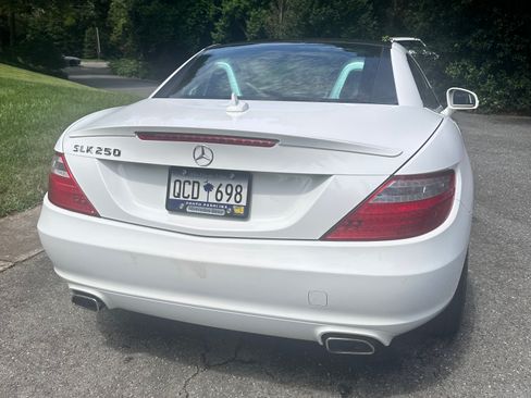 Used 2014 Mercedes-Benz SLK 250 image 17
