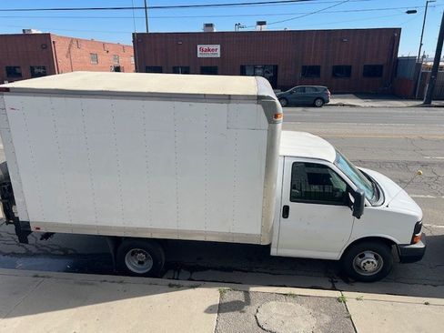Used 2012 Chevrolet Express 3500 image 2