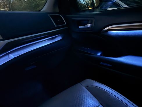 Used 2018 Toyota Highlander Limited image 20