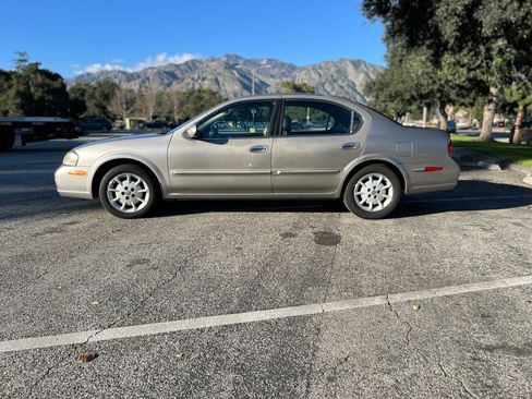 Used 2000 Nissan Maxima SE image 4