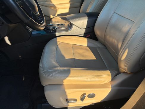 Used 2016 Ford Explorer Limited FWD image 19