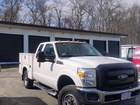 Used 2014 Ford F350 XL image 1