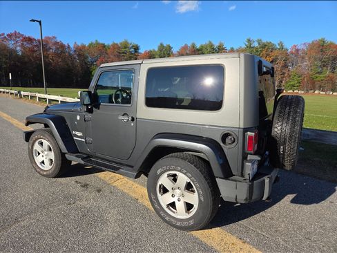 Used 2010 Jeep Wrangler Sahara w/ Dual Top Group image 5