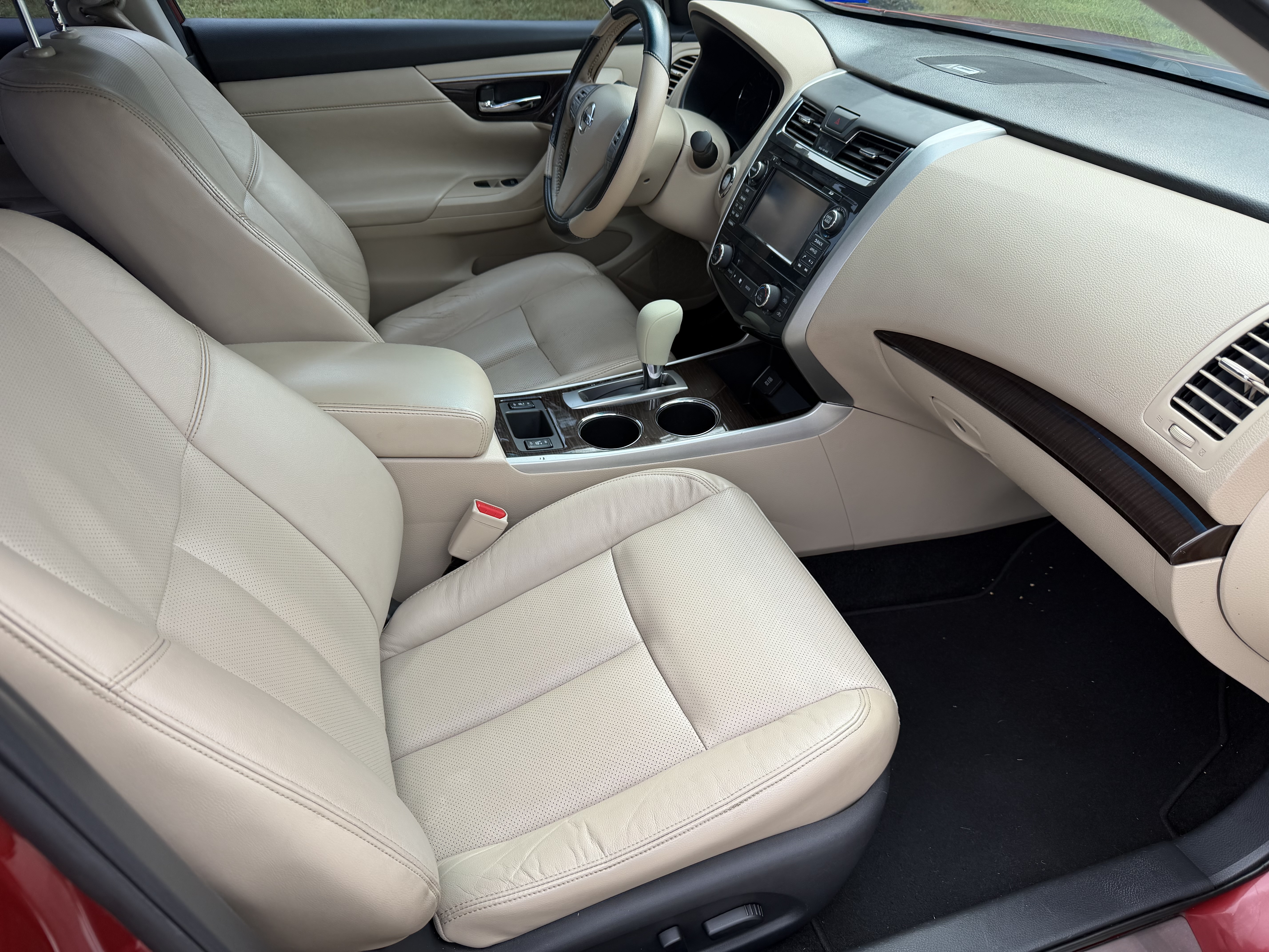 Used 2015 Nissan Altima 2.5 SL w/ Technology Package FWD image 18