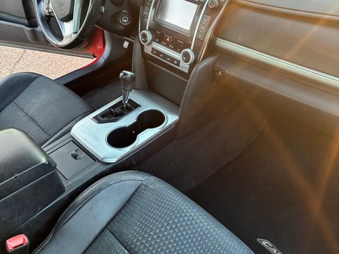 Used 2013 Toyota Camry SE image 11