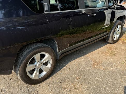 Used 2011 Jeep Compass 4WD w/ All Weather Capability Group image 2