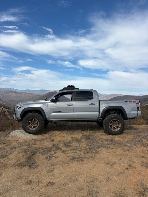 Used 2020 Toyota Tacoma TRD Off-Road w/ Technology Package AWD/4WD image 9