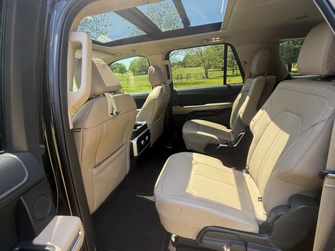 Used 2023 Ford Expedition Max Limited image 18