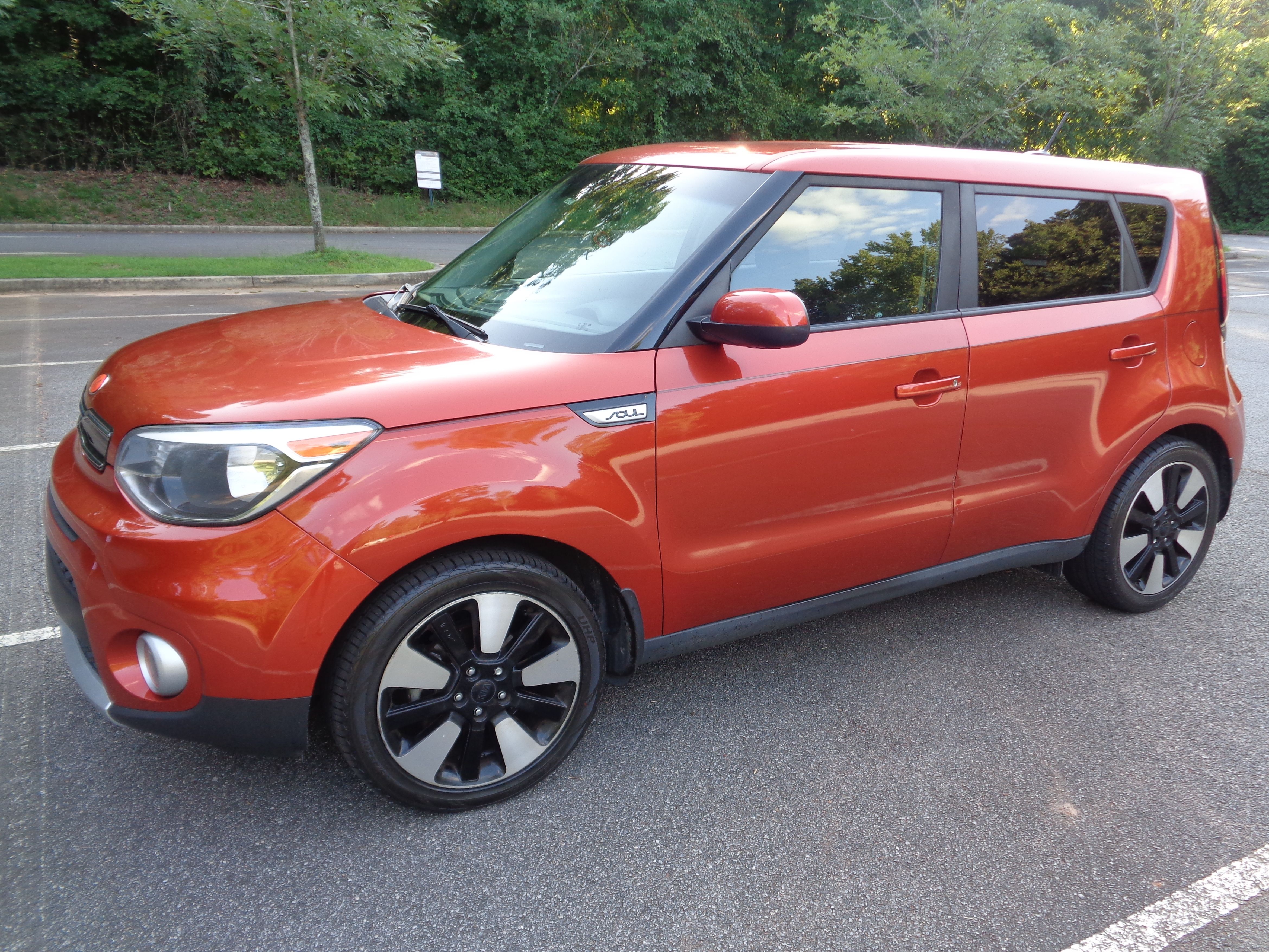 Used 2018 Kia Soul + FWD image 6