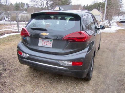 Used 2021 Chevrolet Bolt Premier w/ Infotainment Package image 15
