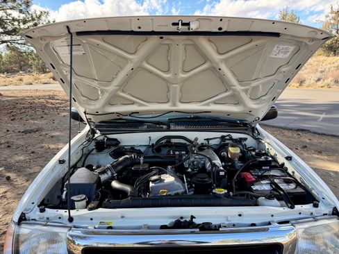 Used 1999 Toyota Tacoma 4x4 Regular Cab image 12