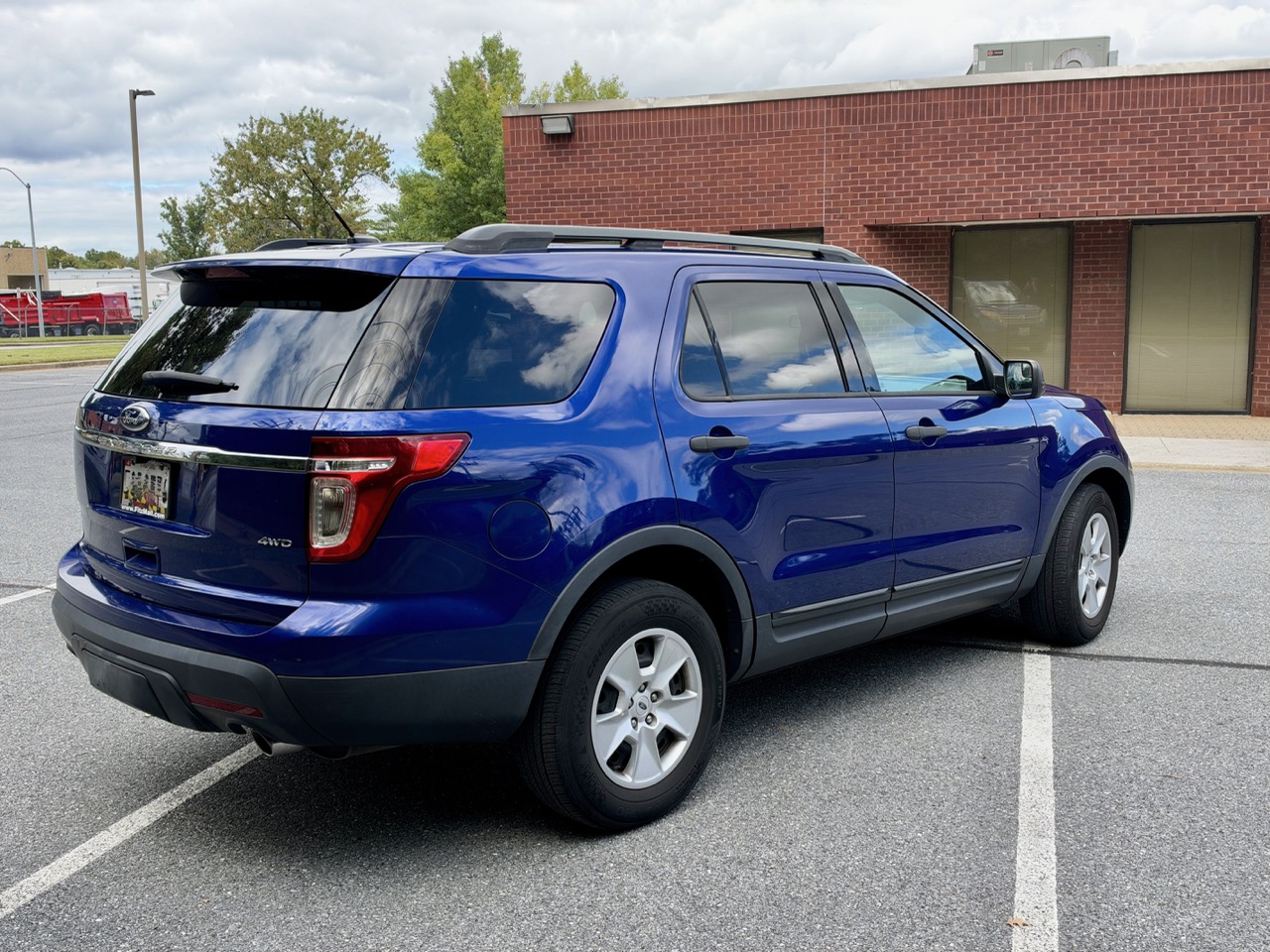 Used 2013 Ford Explorer 4WD w/ Class III Trailer Tow Pkg image 6