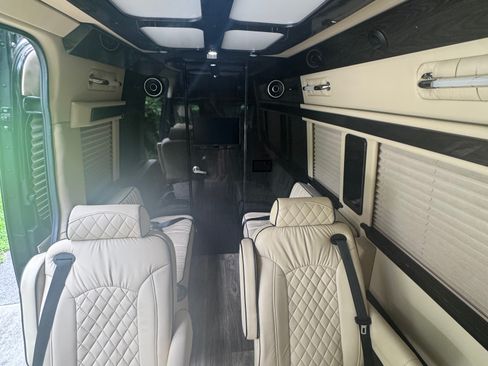 Used 2021 Mercedes-Benz Sprinter 2500 image 5
