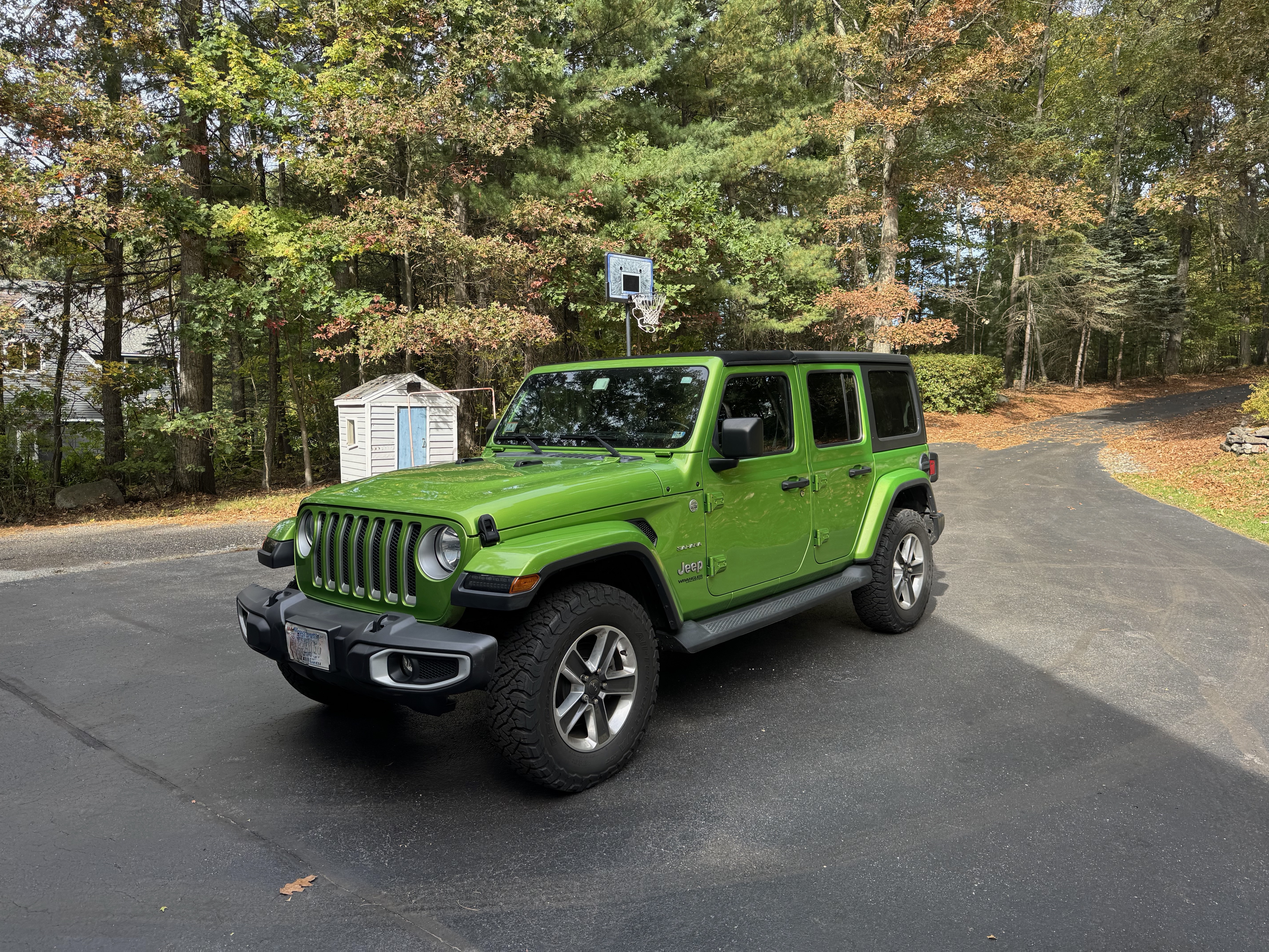 Used 2018 Jeep Wrangler Unlimited Sahara w/ Cold Weather Group AWD/4WD image 4