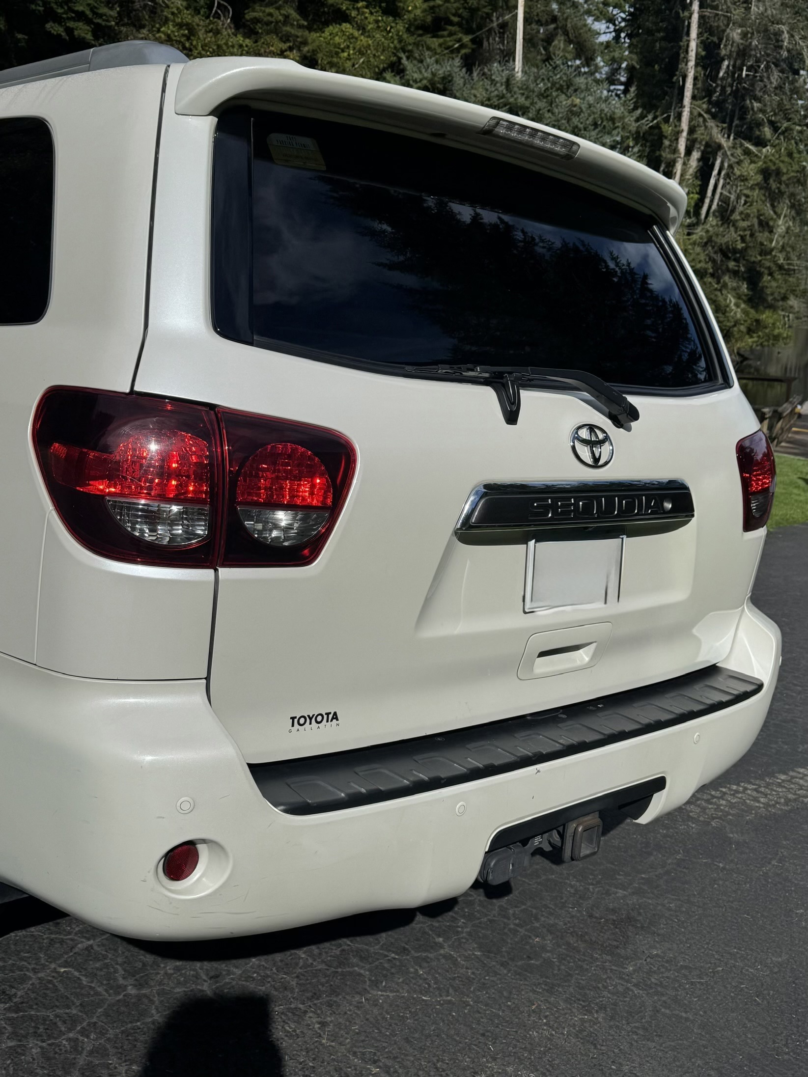 Used 2018 Toyota Sequoia Platinum AWD/4WD image 11