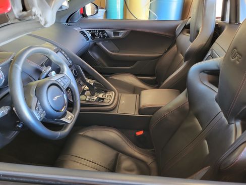 Used 2016 Jaguar F-TYPE R image 13