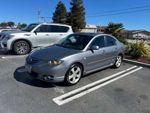 Used 2004 MAZDA MAZDA3 s w/ Moonroof & 6-CD Pkg image 1